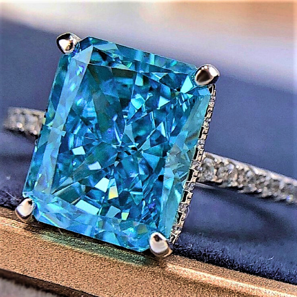 Solitario "Radiant Splendor" con diamante sintético