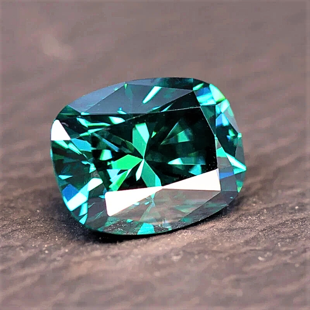 Moissanite Verde Smeraldo Taglio Cuscino Allungato Certificata