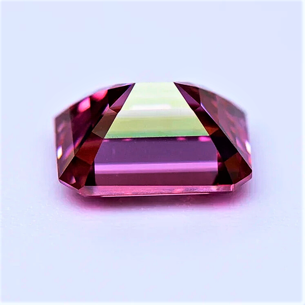 Moissanite Rosa Intenso Taglio Smeraldo Certificata