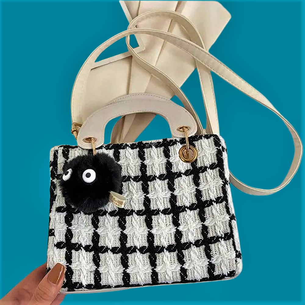 Mini Bolso de Lana Elegancia y Diseño Innovador