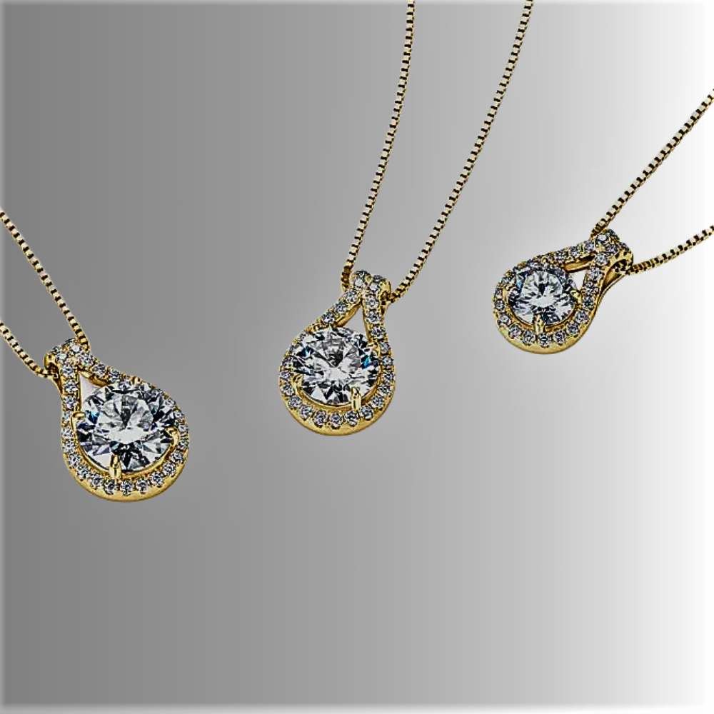 Collana "Goccia di Luce" – Radiosa da Ogni Angolazione