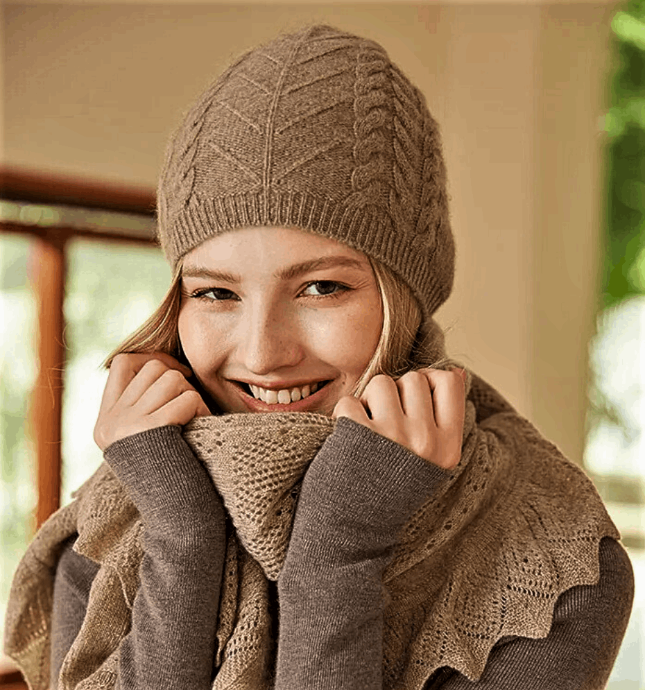 Cappello 100% Puro Cachemire: L'Eleganza della Maglia Senza Cuciture