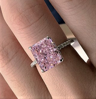 Solitario "Radiant Splendor" con diamante sintético