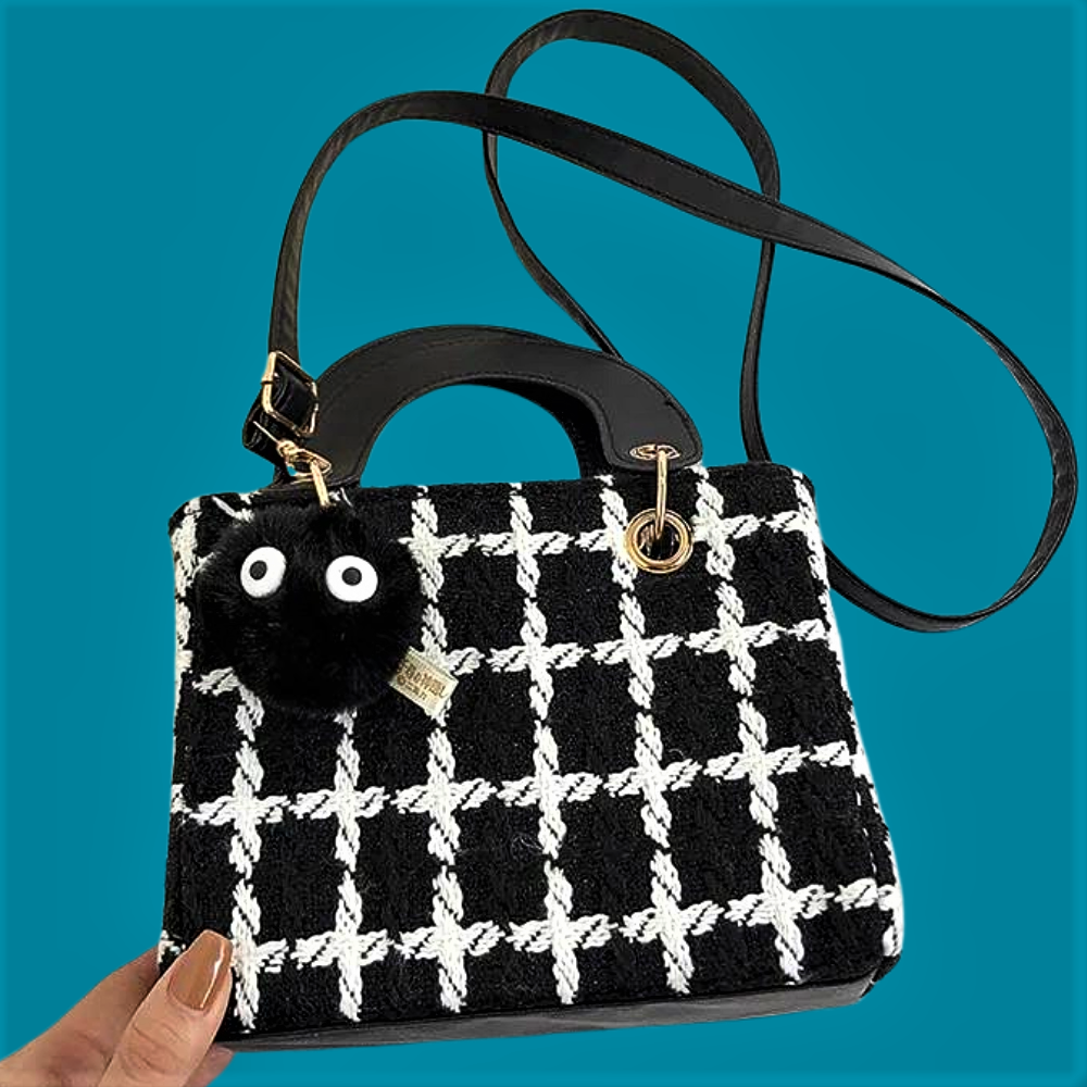 Mini Bolso de Lana Elegancia y Diseño Innovador