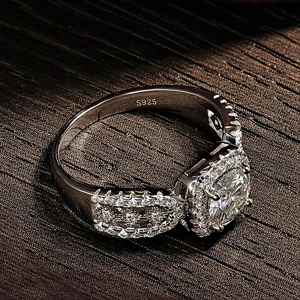"Cuadrado Iluminado" Elegancia Brillante para Toda Ocasión