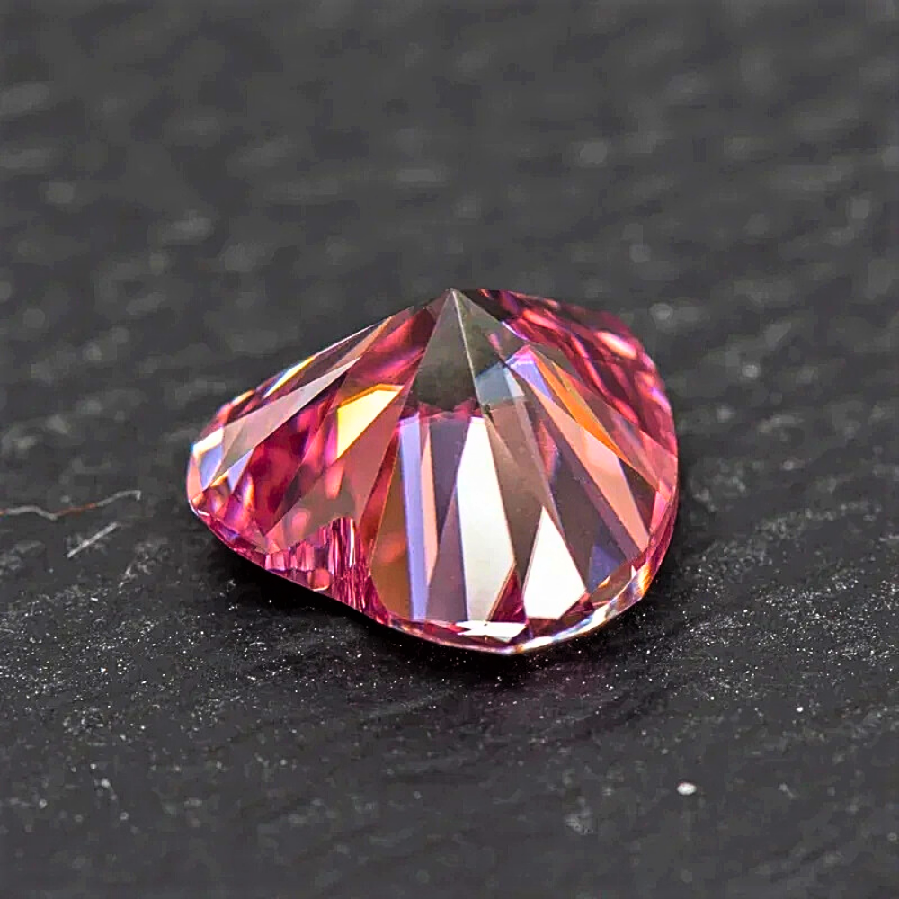 Moissanite Rosa Intenso Taglio Cuore Certificata