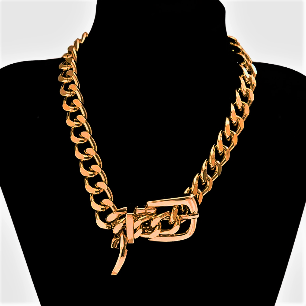 Collar "Shiny Buckle": ilumina tu estilo