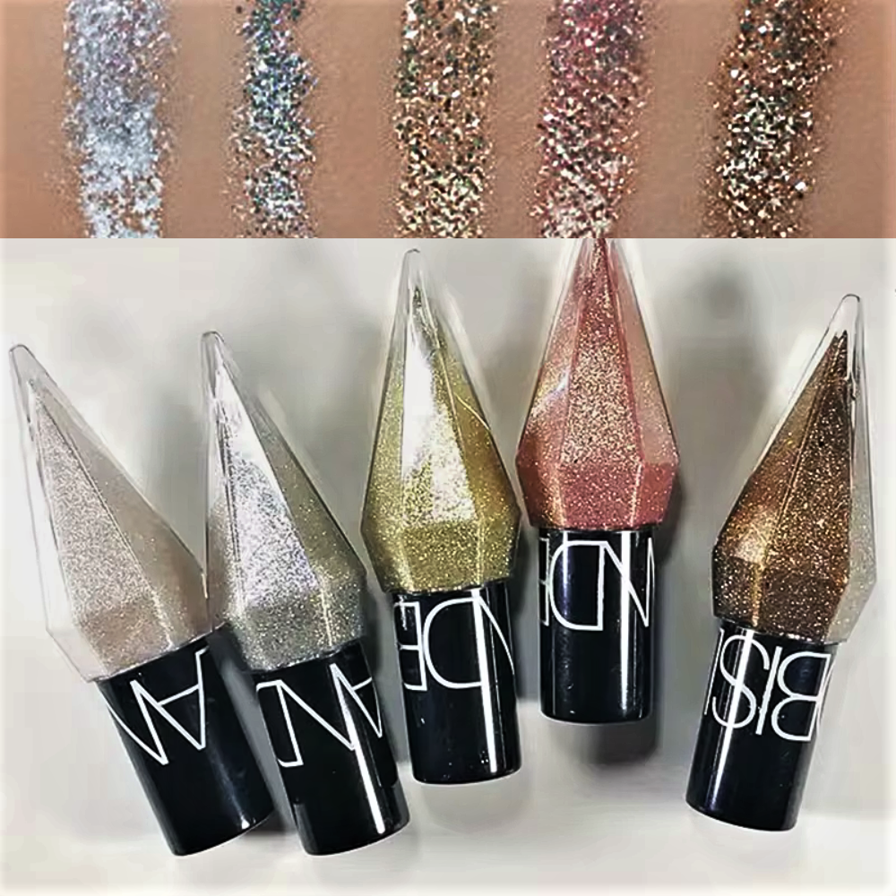 Eyeliner Glitterato Diamante – Brilla, Seduci, Incanta