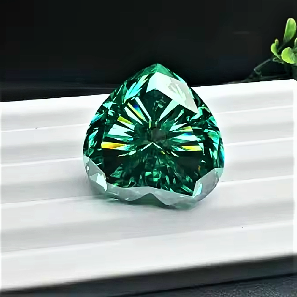 Moissanite Verde Smeraldo Taglio Cuore Certificata