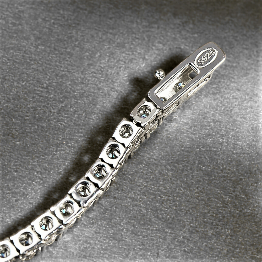 Collana Tennis a Scalare a V con Moissaniti D Color VVS1