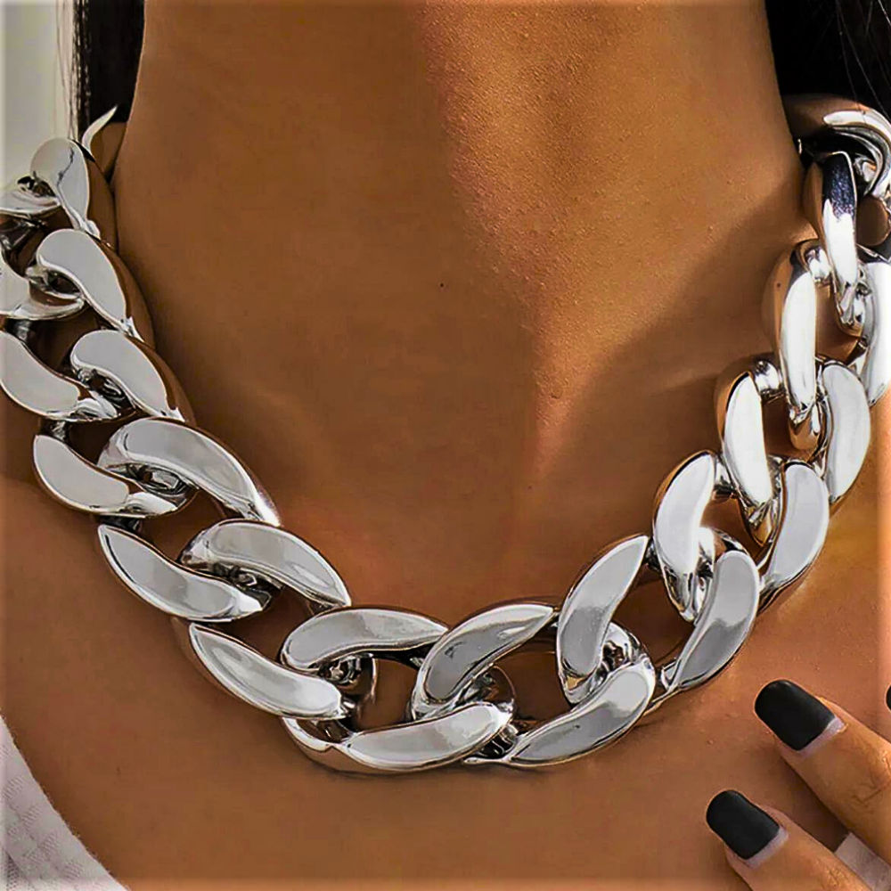 Collar “Óvalos Brillantes”: Un Triunfo de Luz y Color