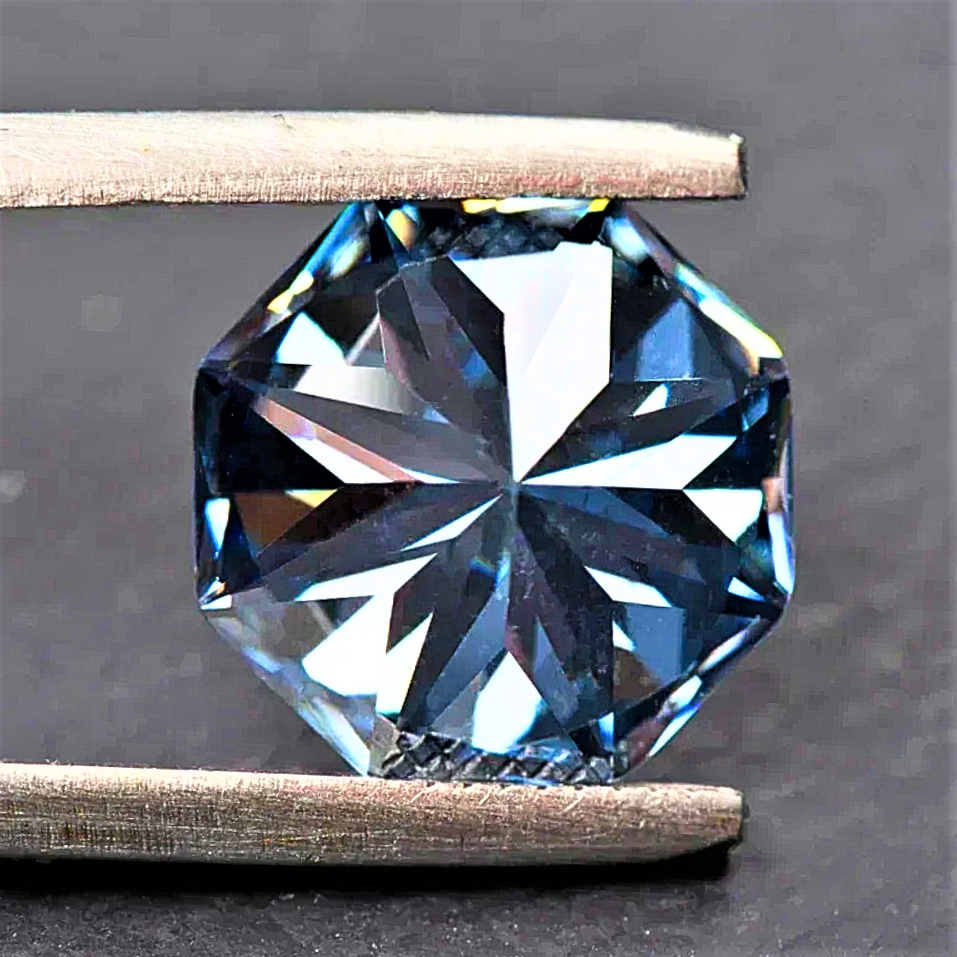 Moissanite Royal Blue Taglio Ottagonale Certificata