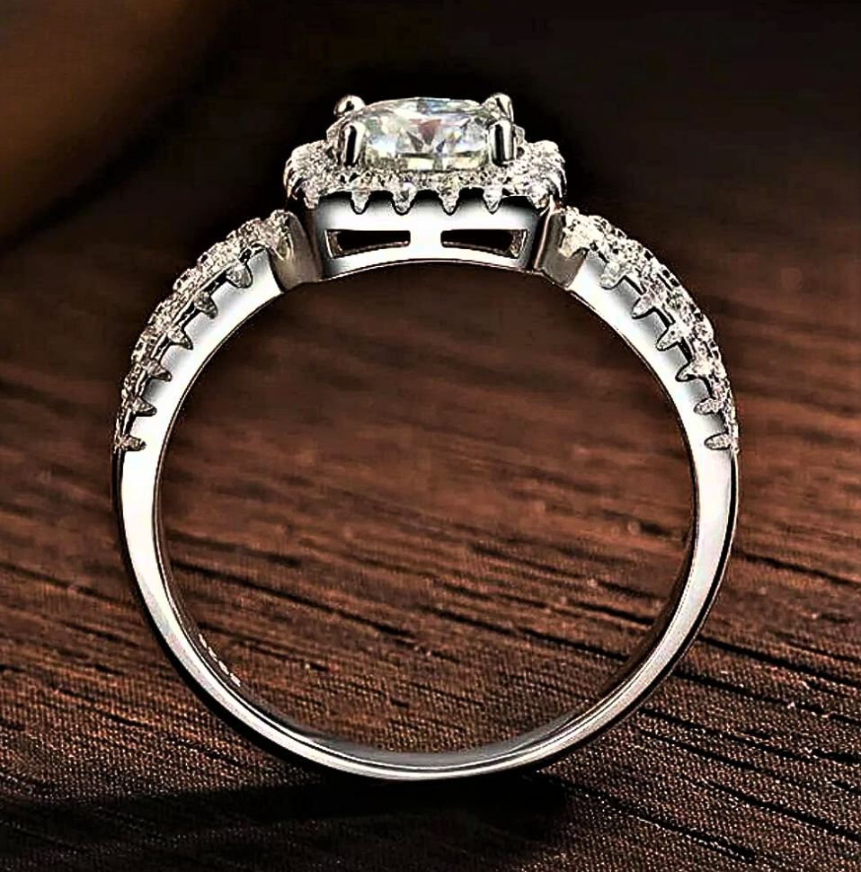 "Cuadrado Iluminado" Elegancia Brillante para Toda Ocasión