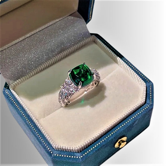 Fascetta con Smeraldo Cabocon Piramidale per ct 6,00 e Brillanti Lab Grown