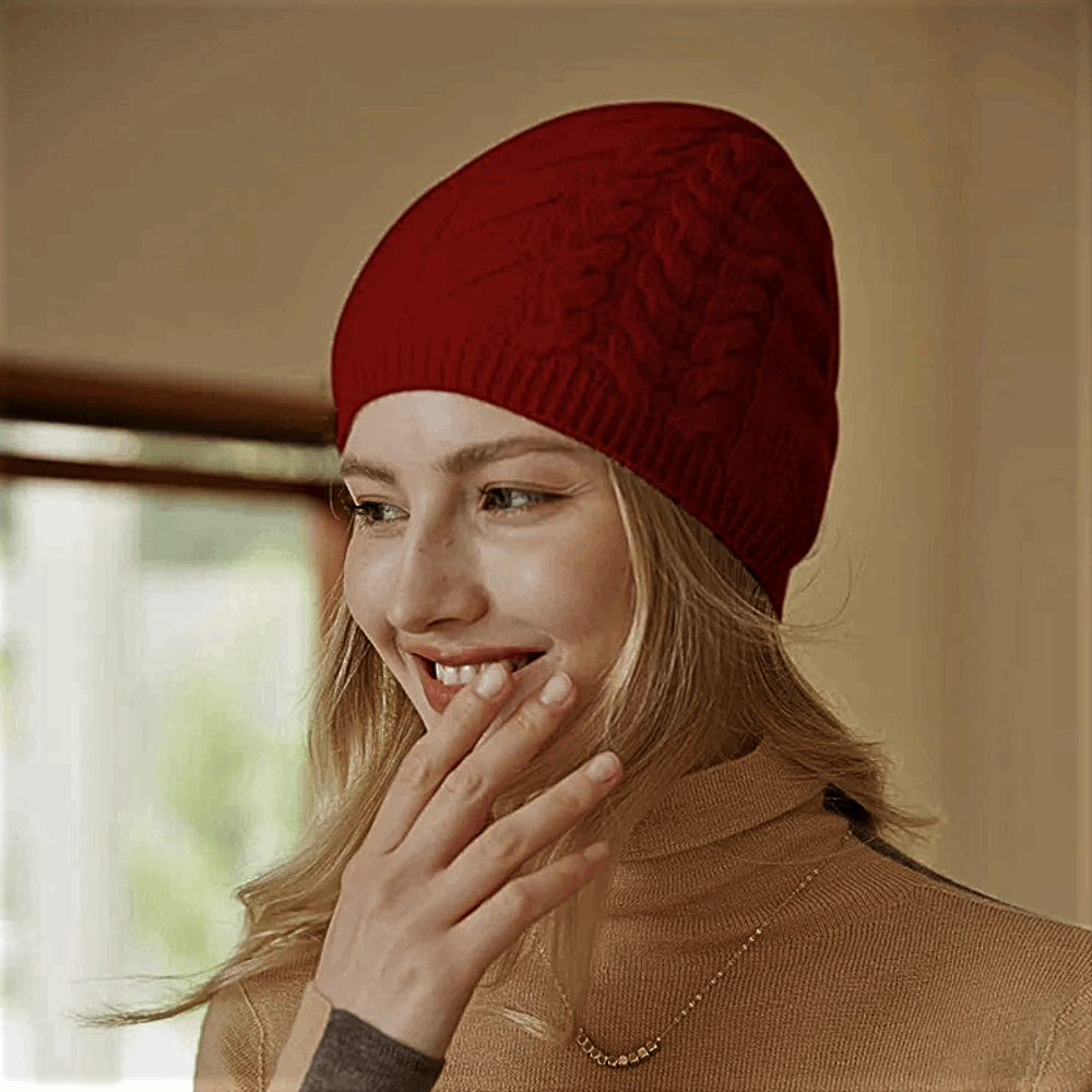 Cappello 100% Puro Cachemire: L'Eleganza della Maglia Senza Cuciture