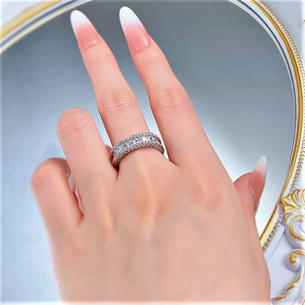 Fede Quadrata con Diamanti Taglio Princess e Brillanti Coltivati