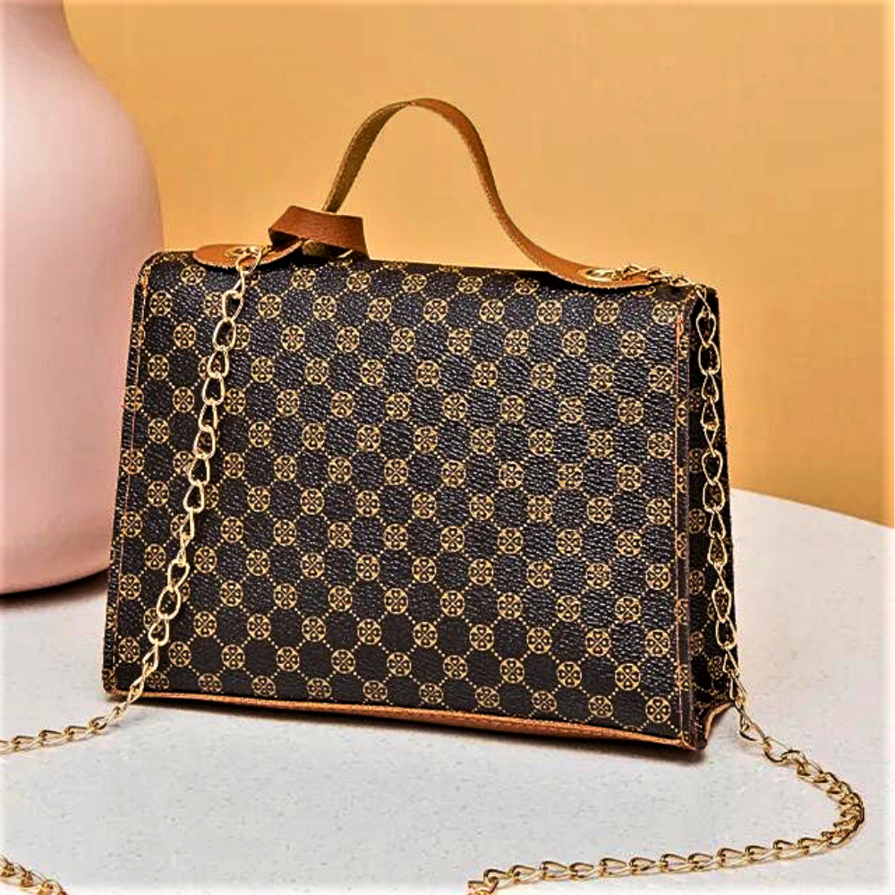 Bolso con Color en Contraste y Borlas Elegancia y Diseño Único