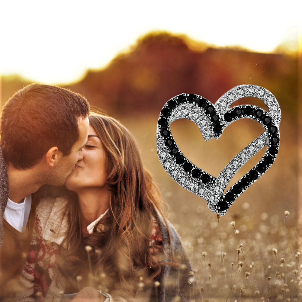 El collar "Corazones entrelazados" celebra el amor verdadero