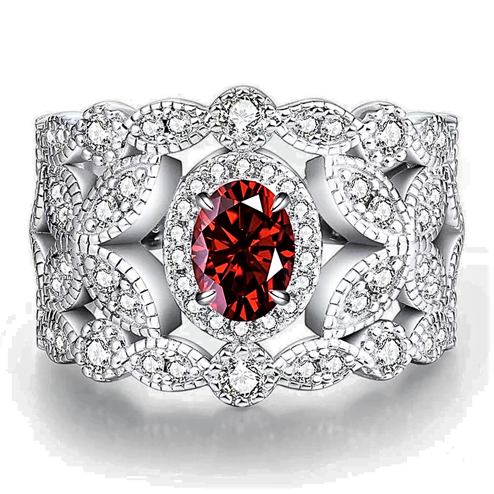 Anello "Corona Barocca" con Moissanite Ovale e Diamanti Sintetici
