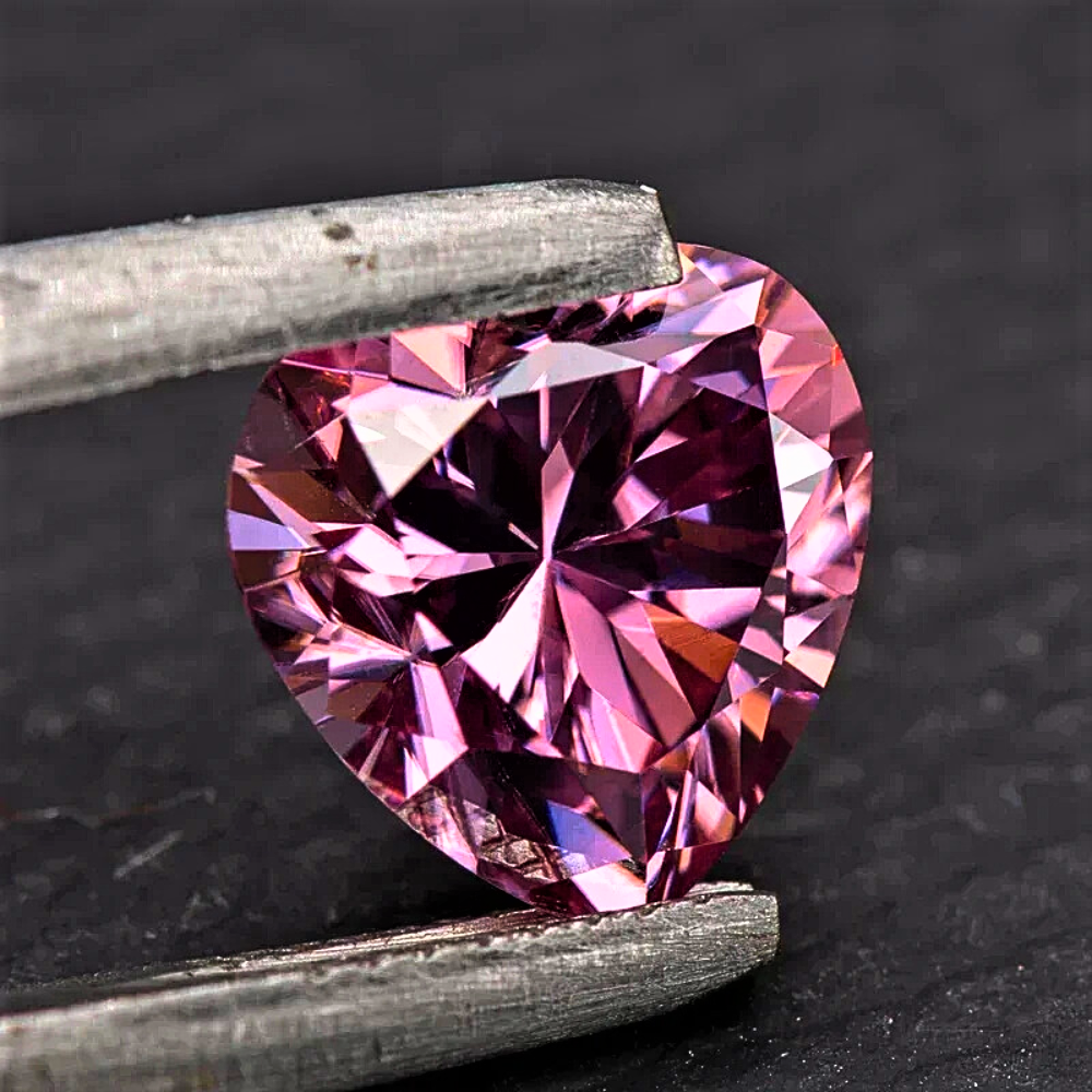 Moissanite Rosa Intenso Taglio Cuore Certificata
