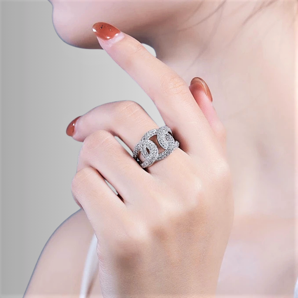 Anello a Maglia Ovale Rigida con Moissanite D Color Certificata