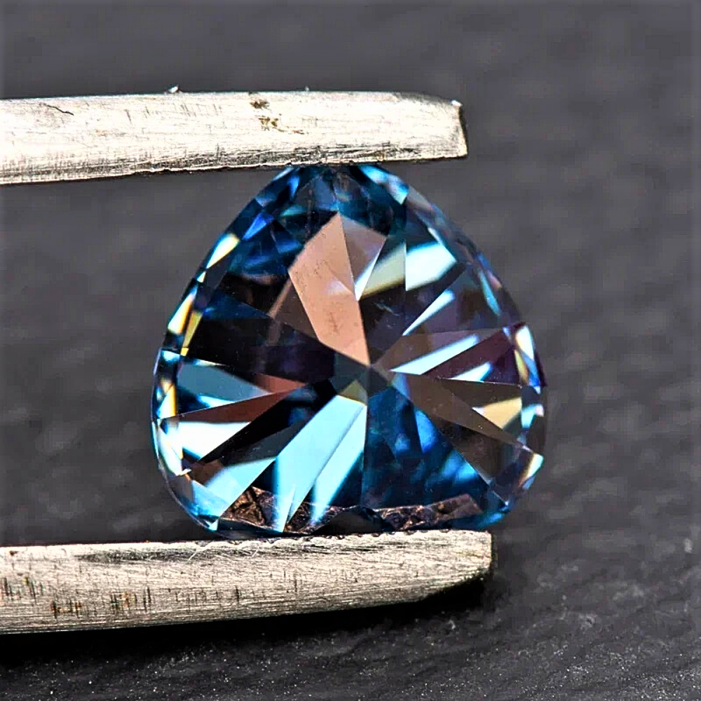 Moissanite Blu Ghiaccio Taglio Cuore Certificata