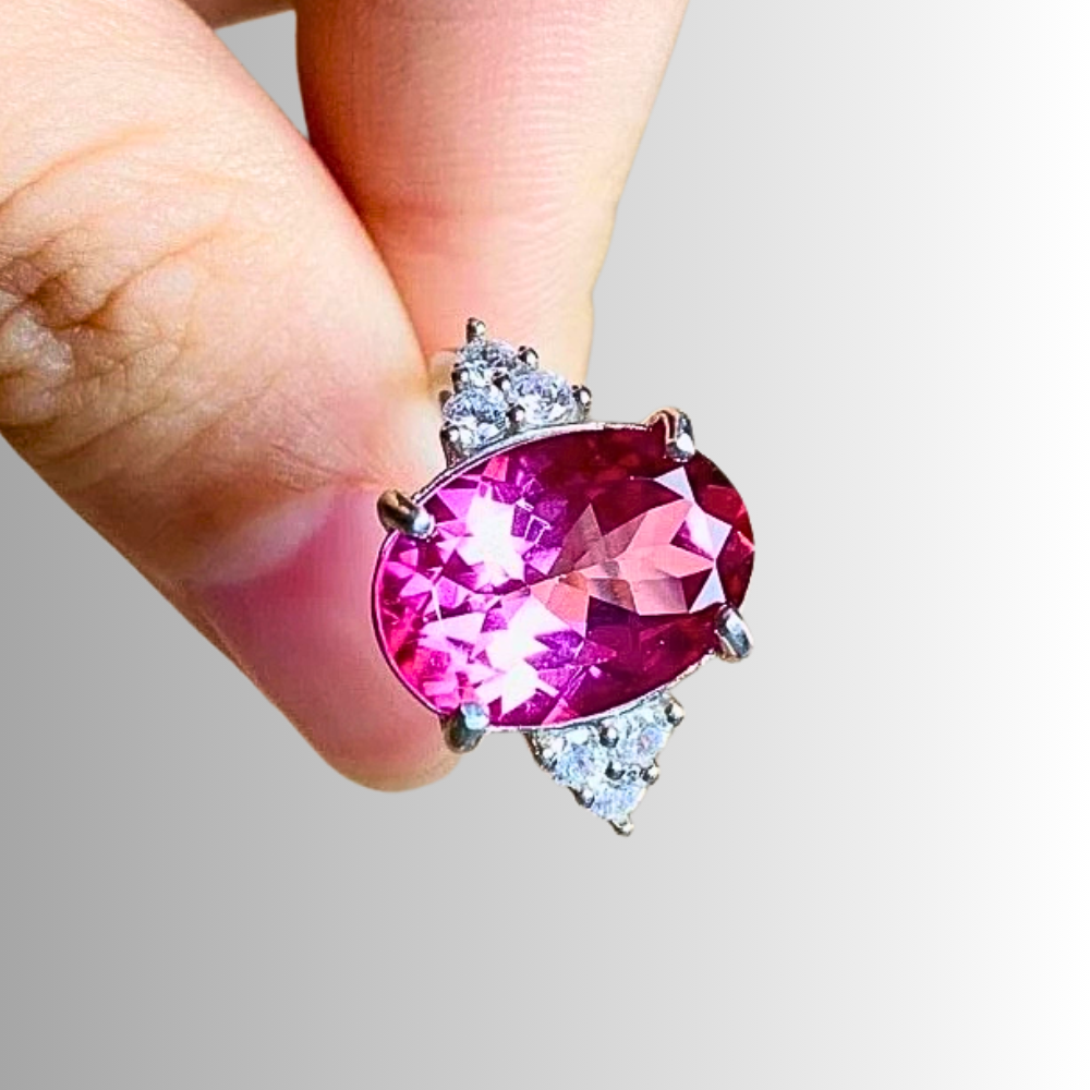 Anello con Zaffiro Rosa Ovale creato in Laboratorio di ct 6,00
