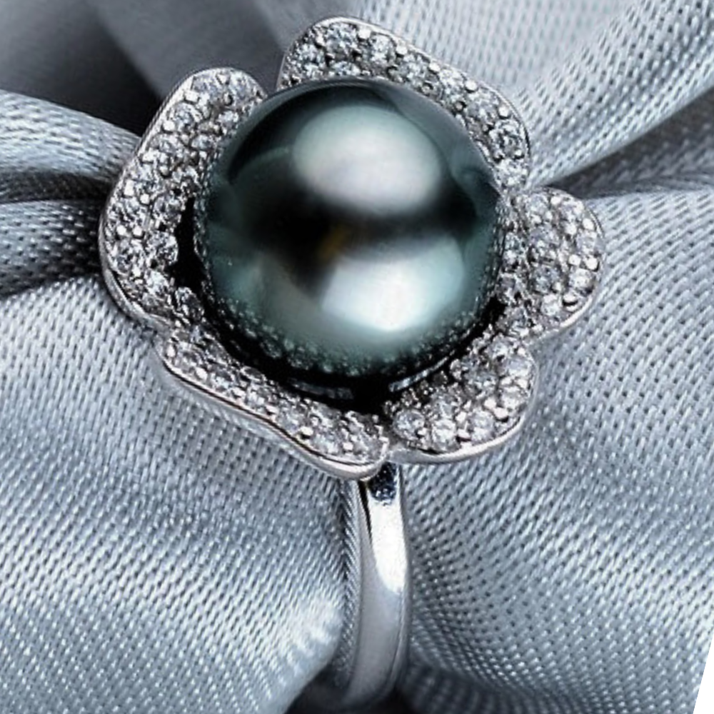 "South Sea" Ring with Natural Tahitian Pearl
