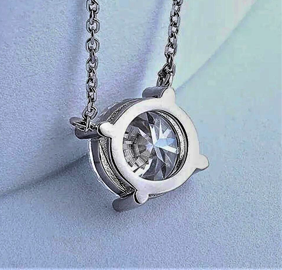 Collar “Punto Luce”: un precioso icono de estilo y brillo