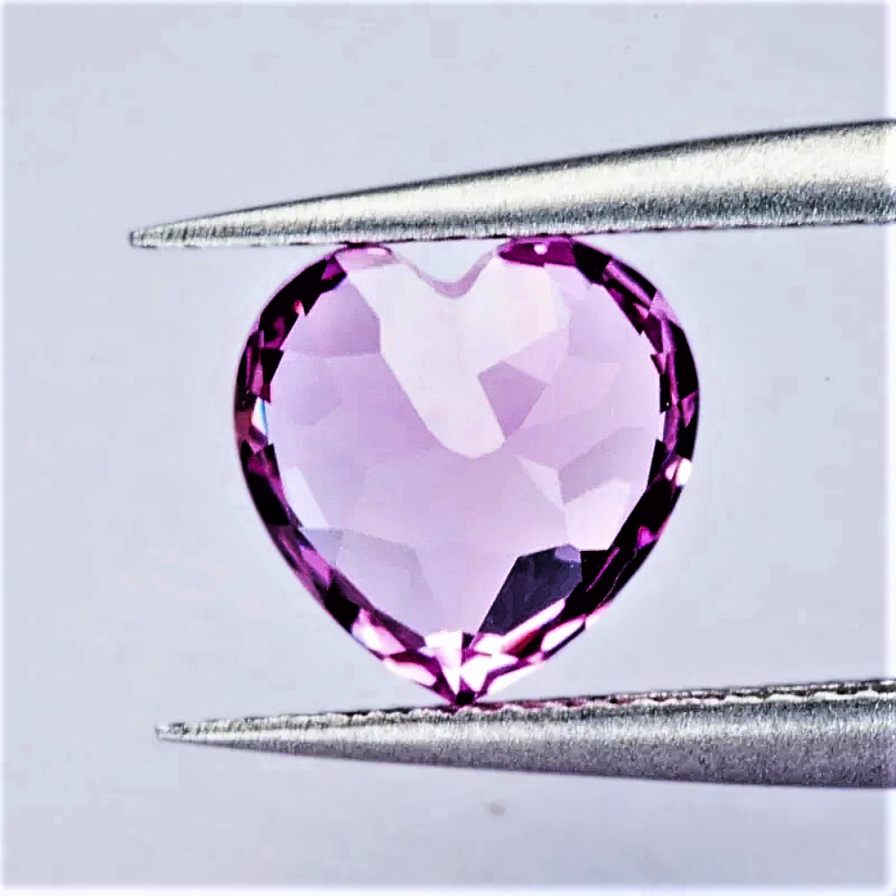 Zaffiro Rosa Intenso Lab Grown Taglio Cuore Certificato