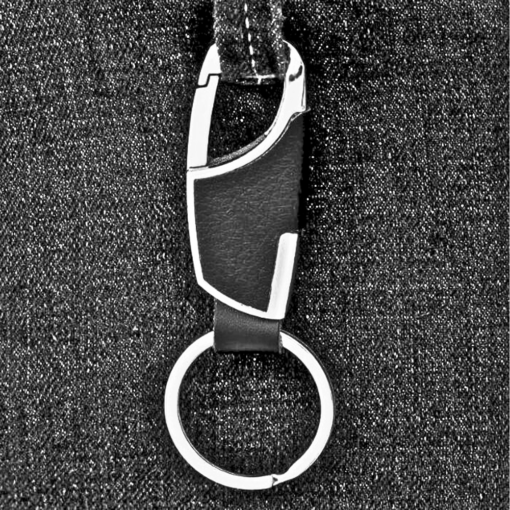 Portachiavi in Vera Pelle: Modernità e Stile Professionale