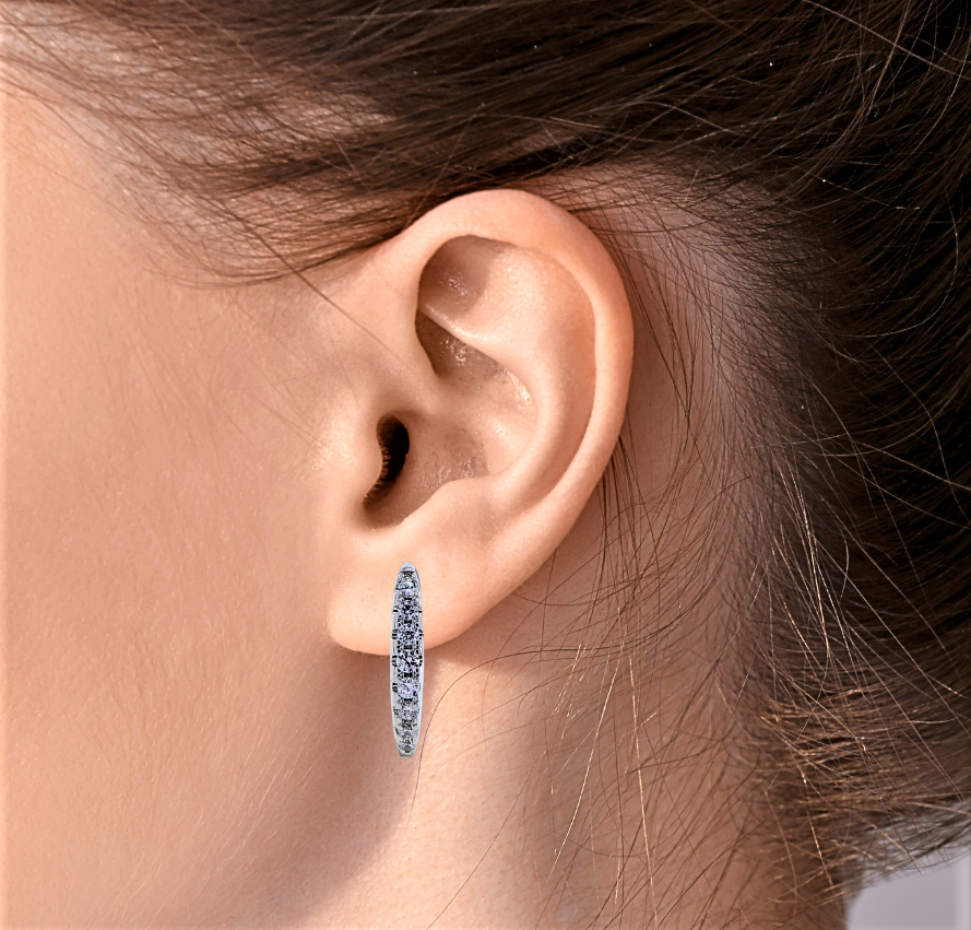 Pendientes "Luna creciente de luz": elegancia discreta y brillante
