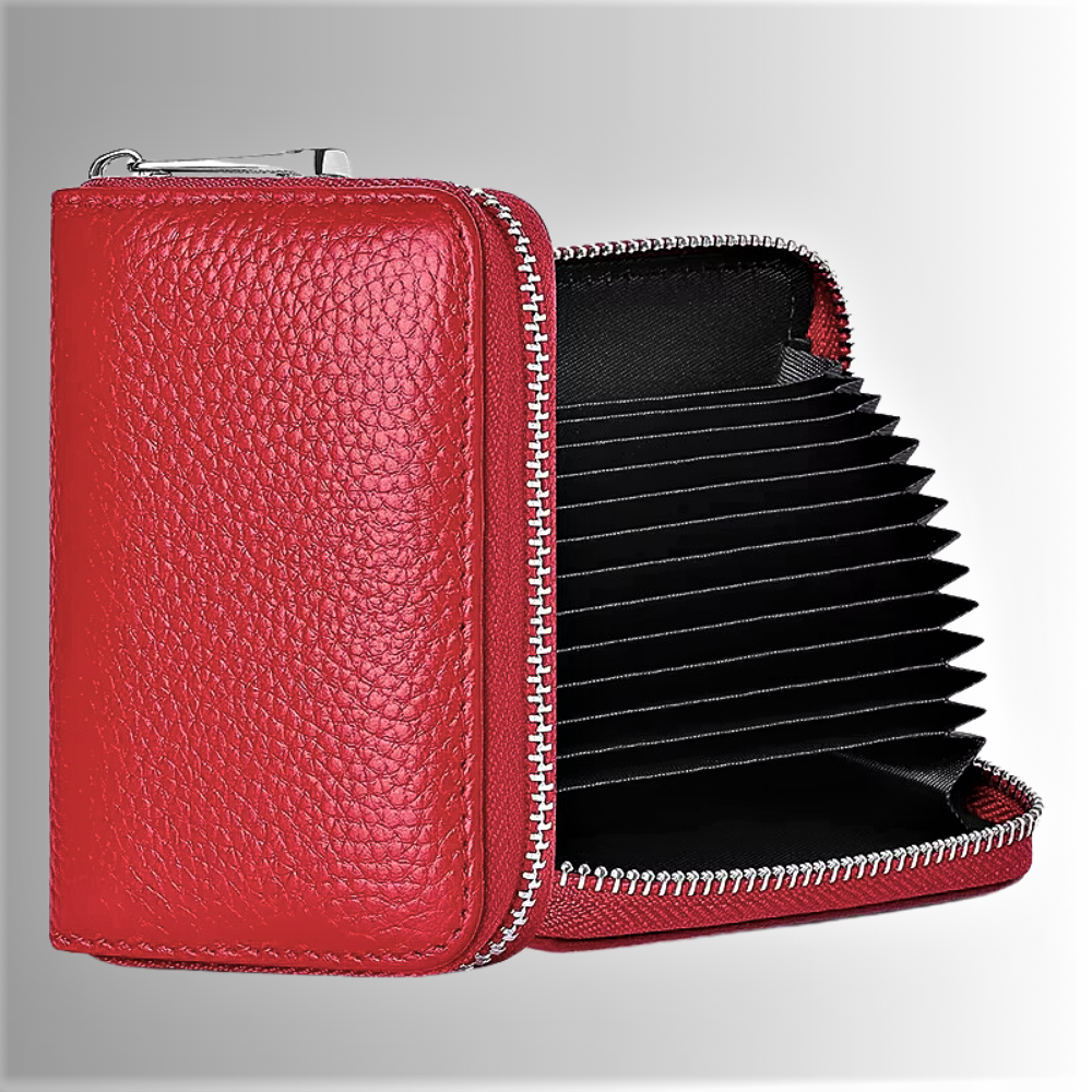 Mini Credit Card Holder in Genuine Cowhide: Elegance and Security