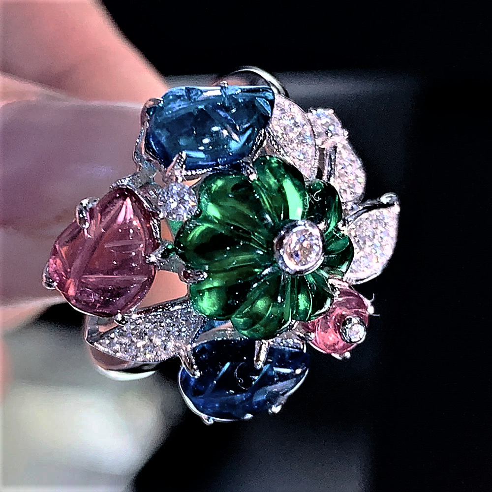 Anello con Smeraldi, Rubini, Zaffiri e Brillanti Sintetici ad Alto Contenuto di Carbonio