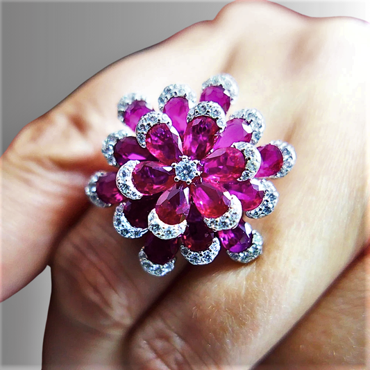 Fascione Floreale con Rubini Taglio Goccia e Brillanti Coltivati