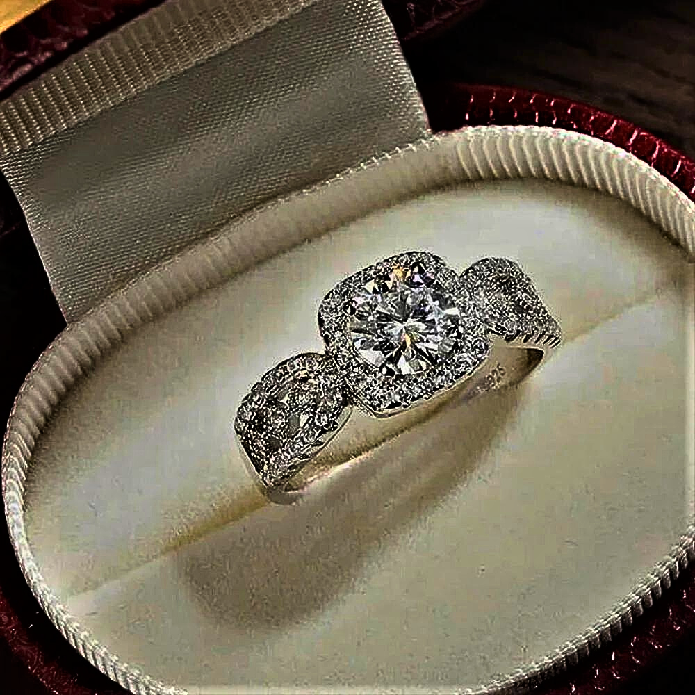"Cuadrado Iluminado" Elegancia Brillante para Toda Ocasión