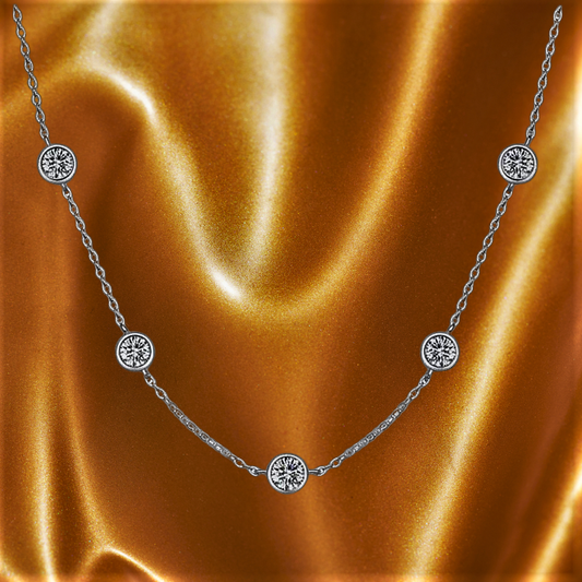 "Magia Luminosa" - 2,5 ct di Raffinatezza Semplice e Brillante