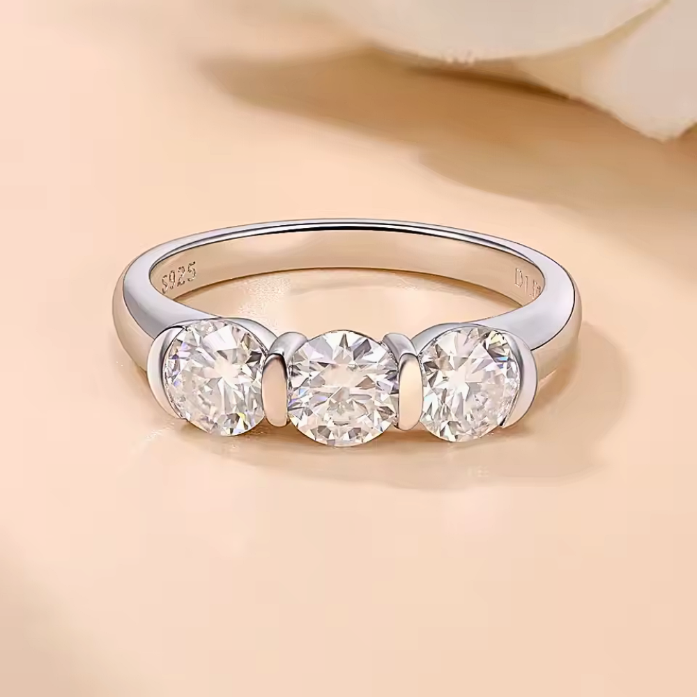 Trilogy in Moissanite per ct 1,5