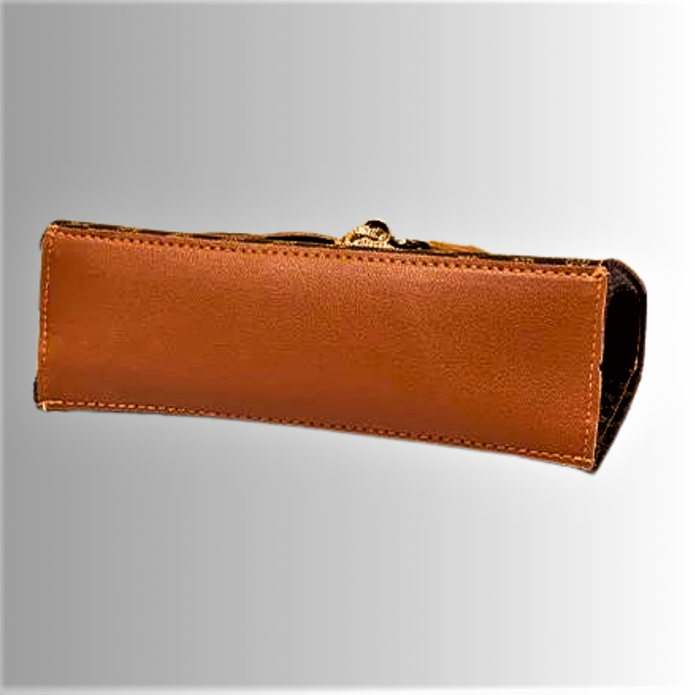 Bolso con Color en Contraste y Borlas Elegancia y Diseño Único