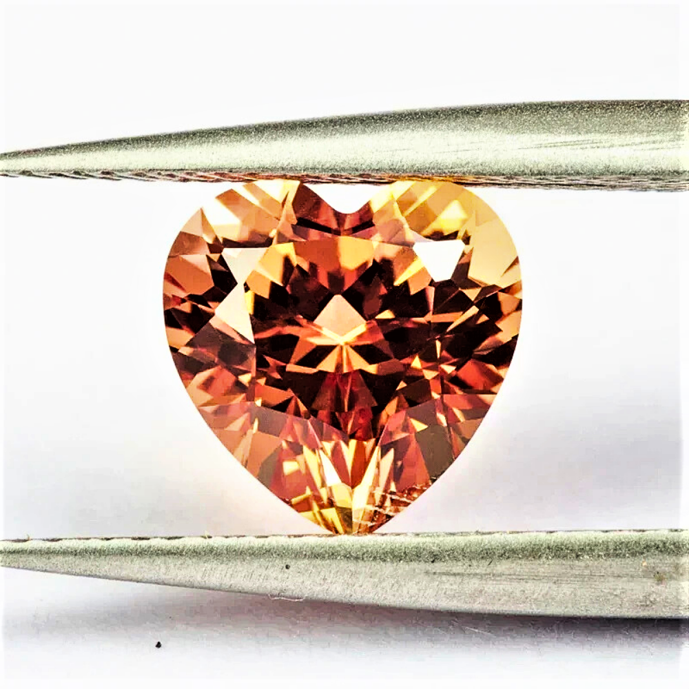 Zaffiro Sunset Arancio Lab Grown Taglio Cuore Certificato
