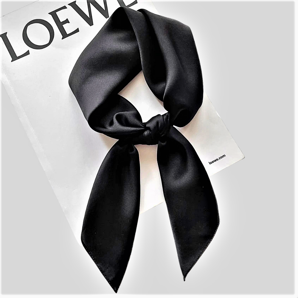Foulard in Satin di Seta Tinta Unita