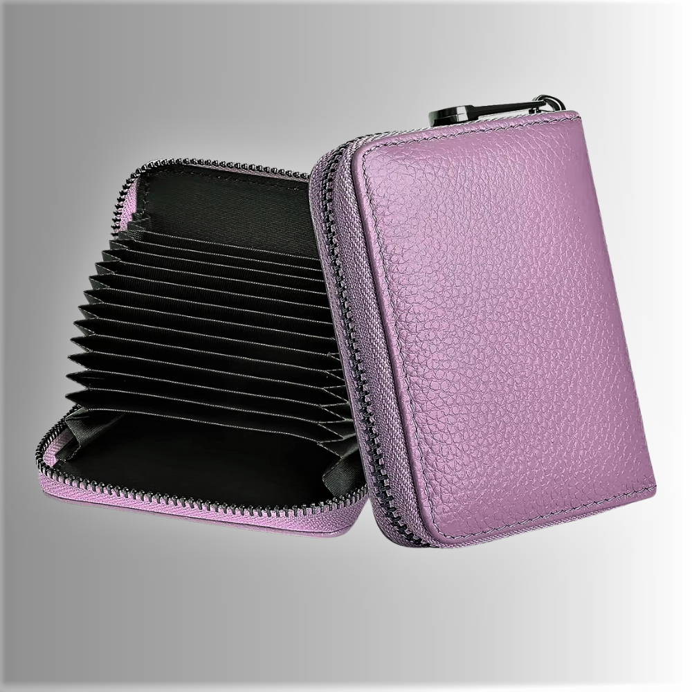 Mini Credit Card Holder in Genuine Cowhide: Elegance and Security