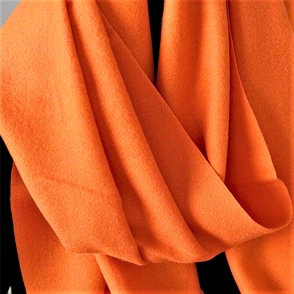 Pashmina in Misto Cachemire: Eleganza, Comfort e una Tavolozza di Colori Infinita