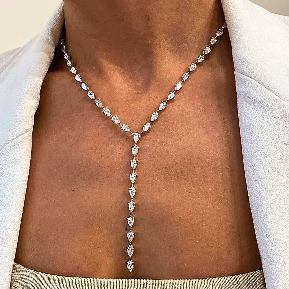 Collana Pendente con Moissaniti Taglio Goccia per ct 29,50