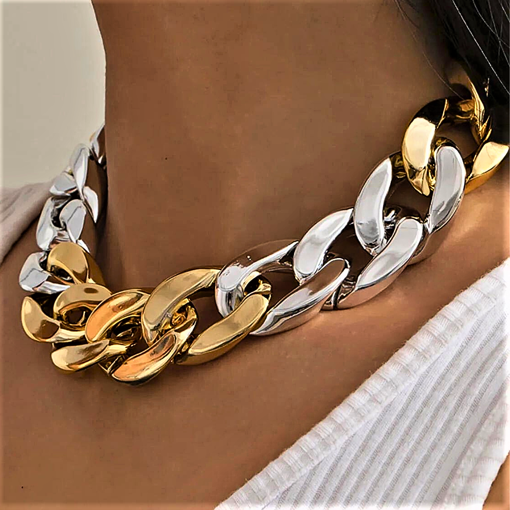 Collana "Ovali Brillanti": Un Trionfo di Luce e Colore