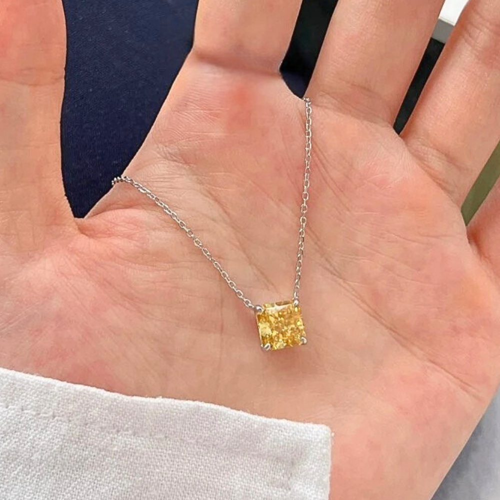 Mini Collezione di Collane con Diamanti e Zaffiri Taglio Asscher