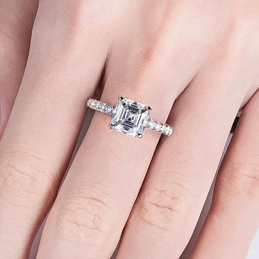 Solitario con Moissanite Taglio Asscher di ct 3,00