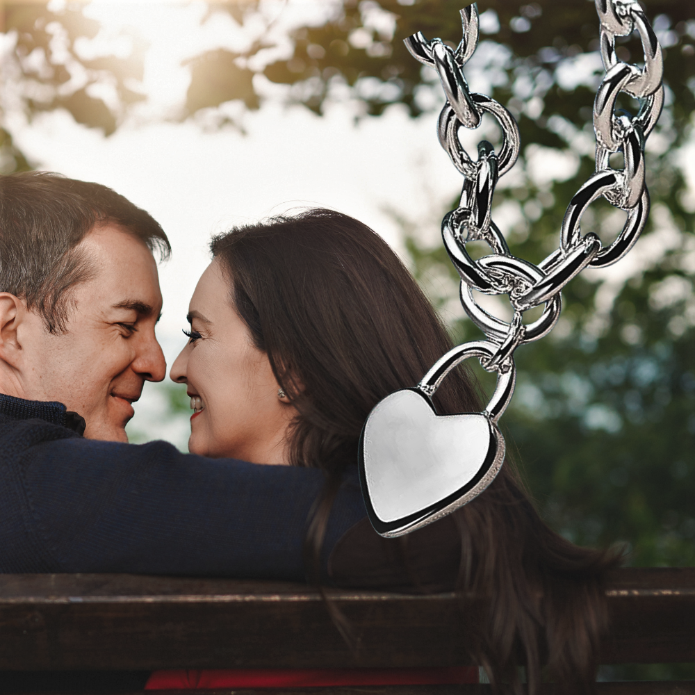Collar “Safe Love”: la elegancia de un candado de amor