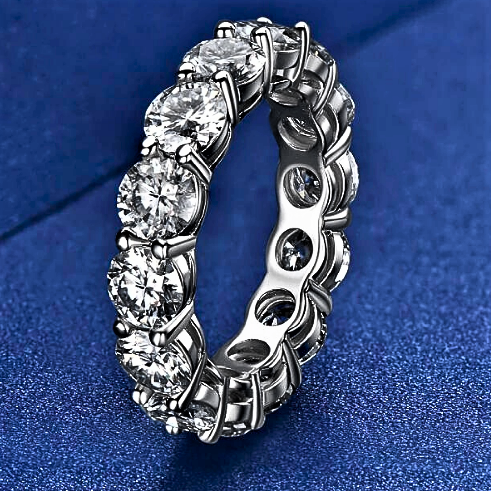 Anillo de eternidad con moissanitas certificadas: un accesorio imprescindible para la mujer con clase