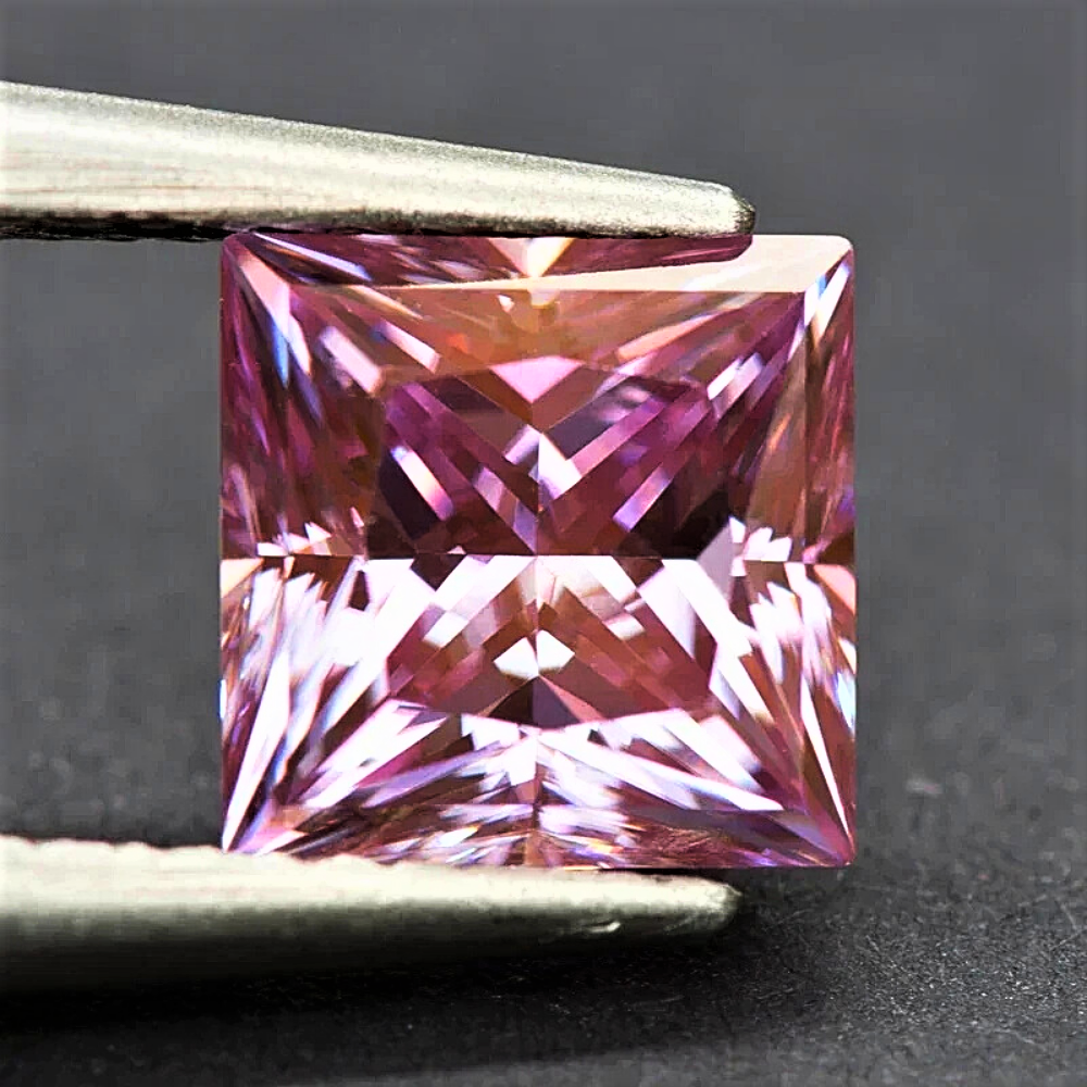 Moissanite Rosa Taglio Princess Certificata